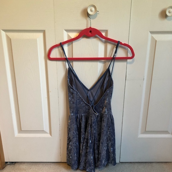 LA Hearts Blue Crushed Velvet Romper NWT - Picture 3 of 4